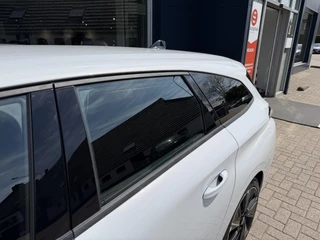 Peugeot e-308 SW Style EV 54 kWh | Demo Auto | Tot 8 jaar Garantie | Tot 420 Km WLTP | Navigatie via Telefoon | Warmtepomp | 18" Lichtmetalen Velgen | Adaptieve Cruise Control met Drive Assist | Full LED Verlichting | Climate Control | DAB Radio | Apple Carplay/Android Auto. / 34