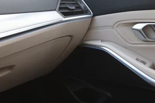 BMW 3 Serie Touring 330e M-Sport Shadow Line  Pano/Laser LED/Leder/360/Keyless/Headup/ACC/Dodehoek / 32