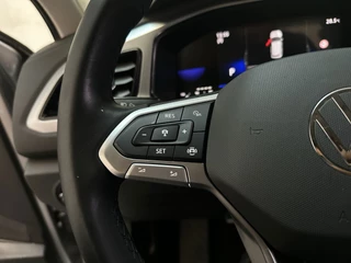 Volkswagen T-Roc 1.5 TSI 150pk DSG Life Navigatie Trekhaak Parkeersensoren App-Connect DAB+ / 24