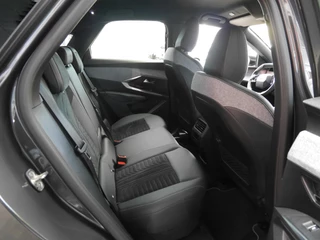 Peugeot 3008 1.2 Hybrid 136 GT | Demo | Stoel en stuurverwarming | Led | Navigatie | Achteruitrijcamera | Keyless entry en start | Parkeersensoren voor en achter | Climate control | Adaptive cruise control / 14