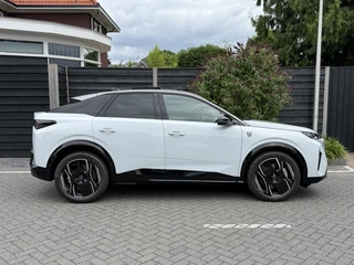 Peugeot e-3008 Launch Edition Dual Motor 73 kWh 325PK Automaat Navigatie, Rondomzichtcamera, Keyless, Panoramadak, Stoel & Stuurwielverwarming, Apple Carplay, Android Auto / 10