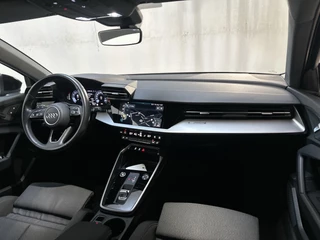 Audi A3 Sportback Sportback 35 TFSI Advanced edition Stoelverwarming Navigatie Climate Control / 4