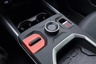 Jeep Compass First Edition 74 kWh | DEMO | Lederen bekleding | Massagestoelen | | Panoramisch Schuifdak | Stoelventilatie en verwarming | Keyless | Climate control | Draadloze telefoonlader / 40