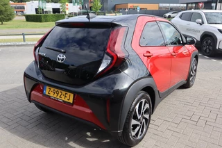 Toyota Aygo X PULSE / 8