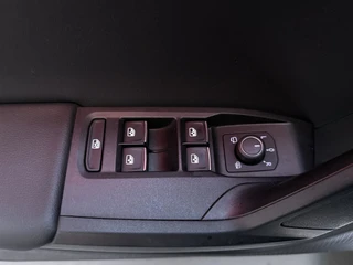 Seat Leon Sportstourer 1.0 TSI FR Business Intense Camera Sfeerverlichting Navigatie DAB+ / 19
