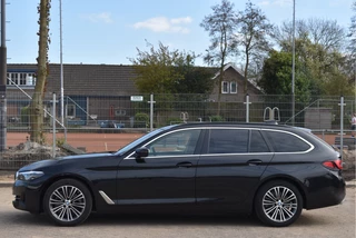 BMW 5 Series Touring 520i Executive Edition Facelift  | NL-Auto | Elekt.trekhaak | Historie | Carplay | Navi | DAB | Full LED | Zeer netjes / 26