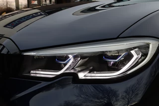 BMW 3 Serie Touring 330e M-Sport Shadow Line  Pano/Laser LED/Leder/360/Keyless/Headup/ACC/Dodehoek / 41
