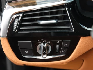 BMW 5-serie Touring 530e Luxury Line | SOH 91% | LASER LED | H&K audio / 41
