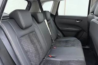 Suzuki Vitara 1.4 Boosterjet Style Smart Hybrid 129pk | Panoramadak | Trekhaak | Climate Control | Cruise Control Adaptief | Camera | Stoelverwarming | Navigatie | Parkeersensoren / 16