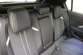 Opel Astra 1.2 Turbo 145pk Hybrid GS 145 PK Automaat | Navigatie | Panoramisch schuif/kanteldak | Stoel & Stuurverwarming | Climate control | Rondomzicht camera | Extra getint glas | 18" Lichtmetalen velgen / 17