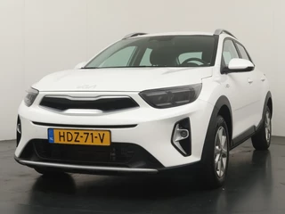 Kia Stonic 1.0 T-GDi MHEV DynamicLine  - Apple Carplay/ Android Auto - Cruise Control - Airco - Achteruitrijcamera - Fabrieksgarantie tot 02-2032 of 150.000km / 2