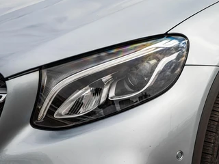 Mercedes-Benz GLC-klasse 250 4MATIC Premium Plus AMG | Panoramadak | Trekhaak | Memory | Camera | Distronic Pro | 20" | Dealeronderhouden / 45