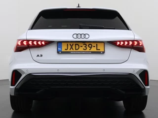 Audi A3 Sportback 45 TFSI e S edition Competition 272pk PHEV| 8.000KM!  | INCL. BTW | 143km RANGE WLTP!! | ADD. CRUISE | PANORAMADAK | FABRIEKSGARANTIE t/m 04-2027| MEGA COMPLETE AUTO| S-LINE BINNEN + BUITEN| LEDER| / 8
