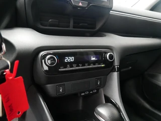 Toyota Yaris 1.5 Hybrid Dynamic Dealer onderhouden| ACC / 9