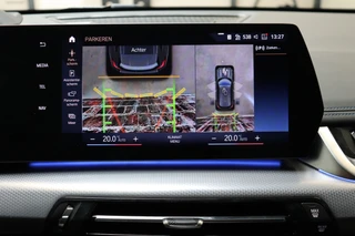BMW X1 sDrive20i Executive M Sport Pakket Automaat  / Live Cockpit Professional / Shadow Line / Comfort Access / Head-Up Display / Adaptieve LED / 18 Inch / Parking Assistant Plus / Innovation Pack / Elektrisch Verstelbare Voorstoelen / Extra Getint Glas / 43