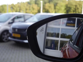 Opel Mokka-e Business Elegance 50-kWh 11kw bl. | SOH 91.6% | Achteruitrijcamera | Navigatie | Apple CarPlay | Android Auto | Climate/Cruise Control | LED koplampen | Lichtmetalen Velgen / 33