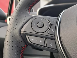 Toyota Corolla HYBRID 180 GR-SPORT PANORAMADAK HEAD-UP JBL-AUDIO 18"LM-VELGEN PARK-SENSOREN LED-PAKKET / 15