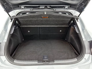 Toyota Corolla 2.0 Hybrid Business Sport Intro | Automaat | Adaptive cruise | Stuur & stoelverwarming | Navigatie | Camera / 29