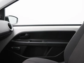 Volkswagen Up! 1.0 take up! BlueMotion | Airco | Radio CD Speler | 113.518 Km !! / 23
