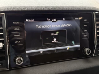 Škoda Karoq 1.5 TSI ACT Business Edition Plus Panoramadak | Camera | Adaptive cruise | Stoelverwarming | Full LED | NL auto | Dealer onderhouden / 39