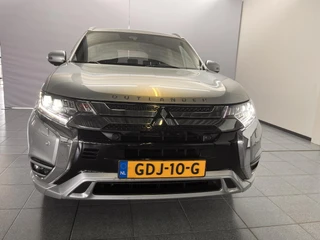 Mitsubishi Outlander 2.4 PHEV Intense+ Automaat / Luxe Lederen bekleding / elektrische kofferklep / Trekhaak / Achteruitrijcamera / 6