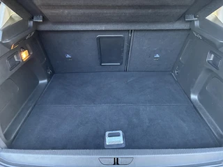 Opel Grandland X 1.6 Turbo Hybrid4 Automaat Ultimate | ECC | Navigatie | Leder | Winterpakket | Stoelventilatie | Camera | Trekhaak | 19" LM-Velgen | Zeer kompleet / 52