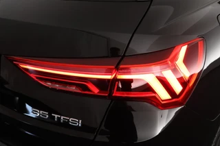 Audi Q3 35 TFSI 150pk Business Edition Trekhaak Camera Stoelverwarming LED Virtual Cockpit Navigatie Panoramadak / 40