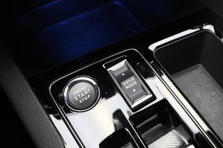 Peugeot 3008 1.2 PureTech GT  Trekhaak | Stoelverwarming Voor | Adaptief Cruise Control | Dodehoek Detectie | Lendensteun | Parkeer Sensoren rondom | / 35