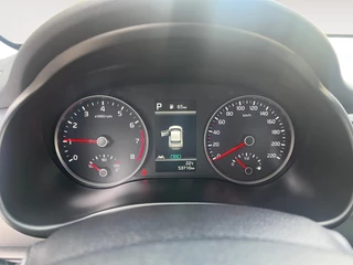 Kia Stonic 1.0i Turbo DynamicLine Automaat |  Two-tone lak | Apple Carplay / Android Auto | Airco |  Elektrische ramen | Camera | Parkeersensoren | Lichtmetalen velgen | / 22