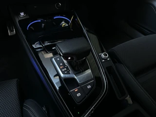 Audi A4 Avant 35 TFSI S Edition Competition S-Line LED Leder-Stof Virtual Cockpit Sfeerverlichting / 23