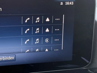 Mercedes-Benz GLA 250 e Business Solution AMG / 34