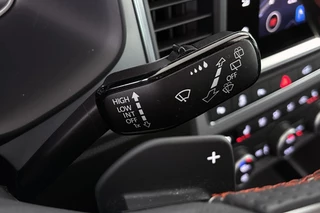 SEAT Ateca 1.5 TSI FR Business Intense Automaat Trekhaak Pano Leder Stoelverwarming / 37