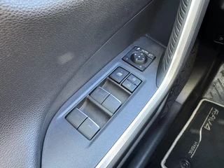 Toyota RAV4 2.5 Hybrid AWD DYNAMIC 1650KG TREKGEW STOELVERW PARK-SENSOREN NAVI CAMERA APPLE/ANDROID LM-VELGEN / 23