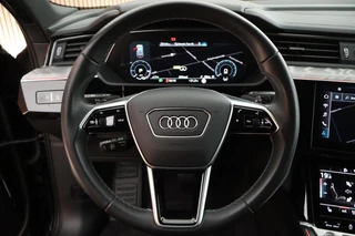Audi Q8 e-tron 50 quattro 340pk Advanced Edition 95 kWh SOH 100% Camera Memory ACC HUD Stoelverwarming Keyless Navigatie / 19