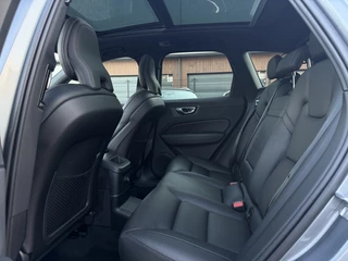 Volvo XC60 2.0 T8 Twin Engine AWD R-Design Pano | Elec Trekhaak | Camera | / 6