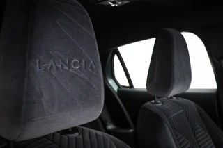 Lancia Ypsilon 1.2 Turbo Hybrid LX / 8
