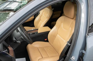 Volvo XC60 2.0 T6 PHEV Long range AWD Ultimate Dark|Luchtvering|Massage|Stoel+stuurverwarming|stoelverkoeling|HUD|Pano|Pilot assist| / 26