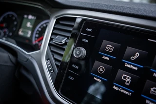 Volkswagen T-Roc 1.5 TSI Sport Autom. | Navi | PDC | Cruise controle | Trekhaak / 58