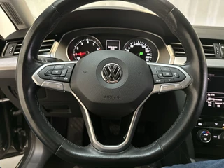 Volkswagen Passat Variant 1.5 TSI 150pk DSG Comfort Business Navigatie Parkeersensoren App-Connect / 6