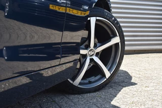 BMW 1 Series 116I BUSINESS 18 INCH / CLIMA / CRUISE / 10
