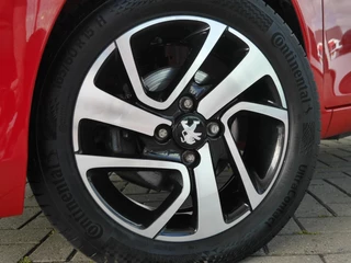 Peugeot 108 1.0 e-VTi Allure | Apple carplay | Achteruitrijcamera | Dab | Mistlampen | Zwart dak | Extra getint glas | Climate control | 5 deurs | Stuurwielbediening / 31