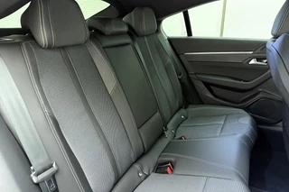 Peugeot 508 1.6 HYbrid 180 e-EAT8 Allure Avantage | NIEUW | Nieuwprijs: € 53.037 | tot 68km elektrisch WLTP | AGR Comfortstoelen | Stoelverwarming | Elektr. achterklep | Achteruitrijcamera | Adaptieve Cruise Control / 18