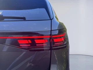 Volkswagen Passat Variant 1.5 eHybrid R-Line Edition 272pk / 5 JR Garantie / Pano / Leer / Trekhaak / H-K / Hud / Keyless / 360 / 12