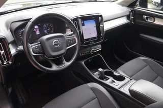 Volvo XC40 T4 Momentum | Stoelverwarming | Trekhaak | Parkeercamera | Keyless / 17