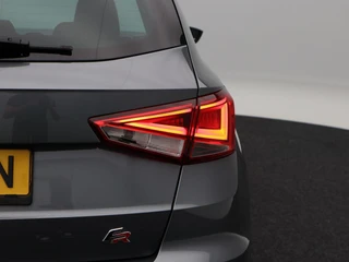 SEAT Arona 1.0 TSi 115 Pk Fr Business Intense | Carplay | Cruise Control | Climate Control | Camera | Parkeersensoren | 17 Inch / 15