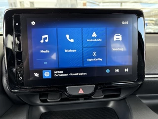Toyota Yaris 1.5 Hybrid 115 First Edition Adaptive cruise ctrl / 19