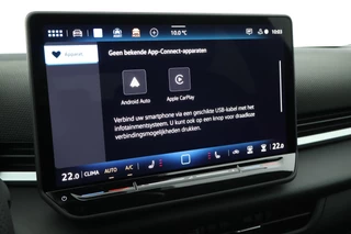 Volkswagen T-Roc 1.5 eTsi 150pk DSG R-Line First Edition Trekhaak Camera Keyless Stoelverwarming Virtual Cockpit Carplay / 38