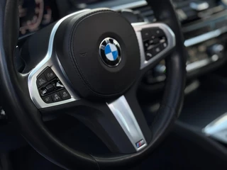BMW 5-serie Touring 530i M-Sport / Pano / ACC / Luchtvering / 22