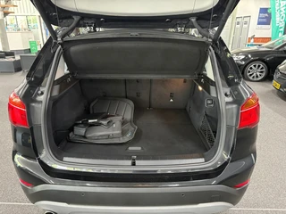 BMW X1 SDrive18i Executive/ NL auto/ Automaat/ Parkeersensoren / 40