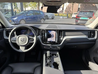 Volvo XC60 2.0 T8 Plug-in hybrid AWD Plus Dark / 19